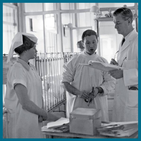 <strong>Vernon Collins (right) with Henry Ekert and unidentified nurse</strong>, 1960s. The Royal Children’s Hospital Archives and Collections Department.