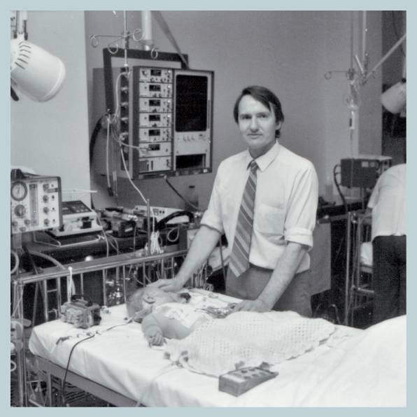  <strong>Dr Frank Shann in intensive care at the Royal Children’s Hospital</strong>, August 1985. Photograph by Norman Wodetzki. University of Melbourne Archives.