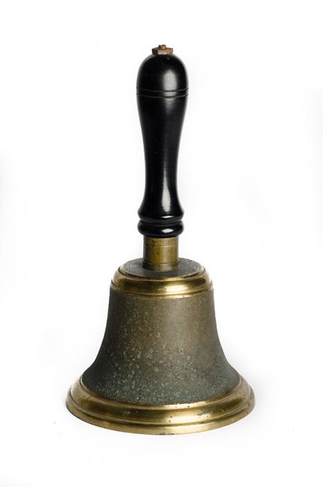 Maker unknown Hand-held bell with chime c1860–1889 brass, other metal and wood Medical History Museum Collection MHM03378 